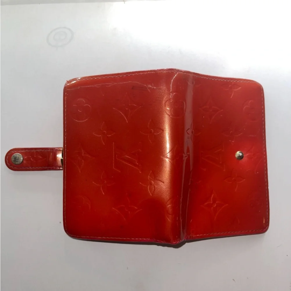 Louis Vuitton Monogram Red Vernis French Kisslock Bifold Wallet Snap Leather